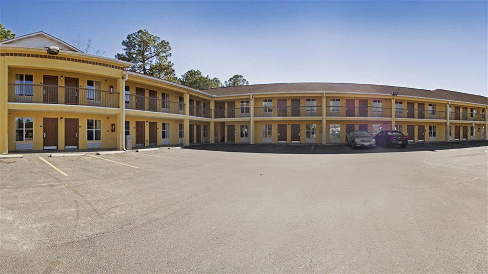 Days Inn By Wyndham Alma Eksteriør bilde