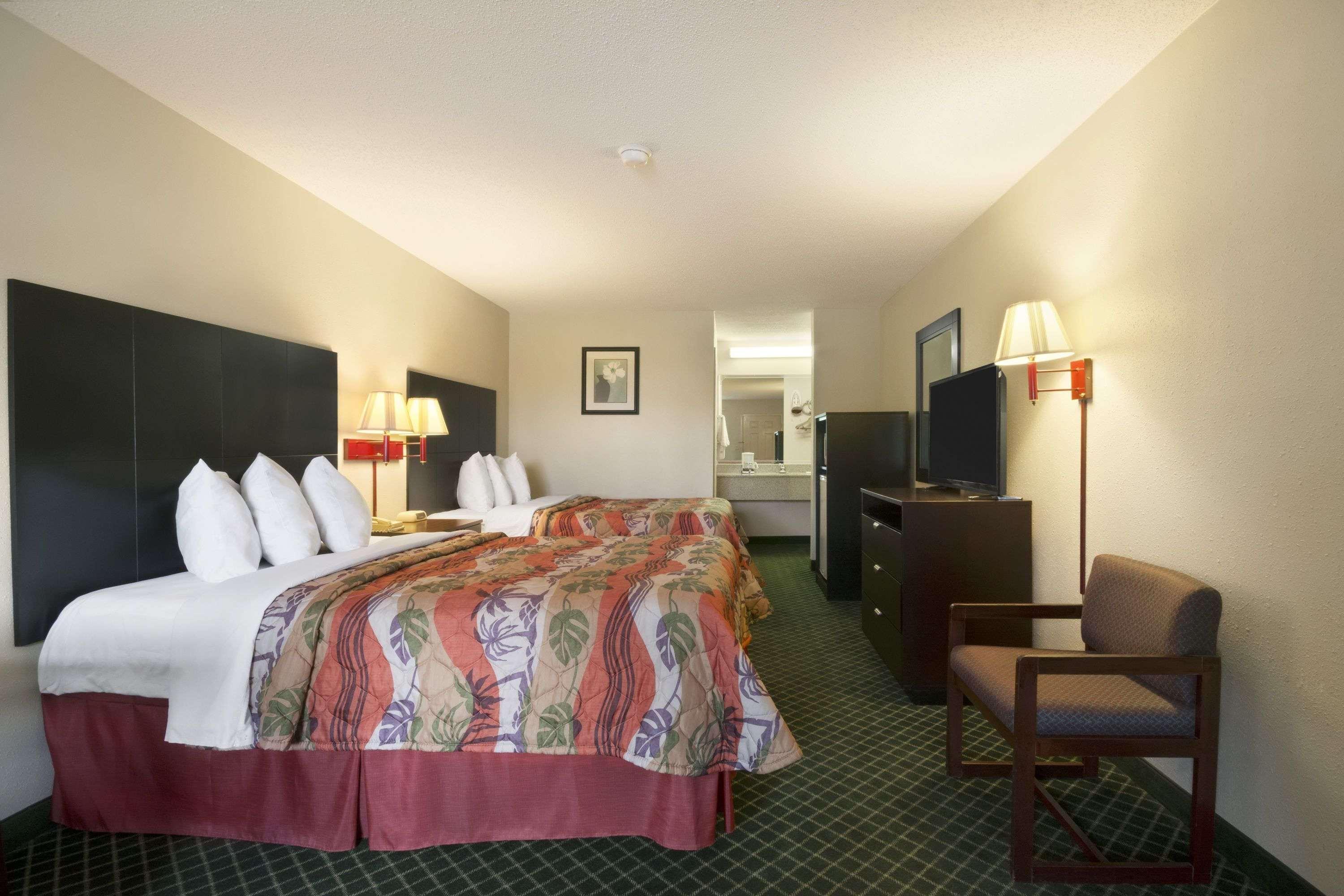 Days Inn By Wyndham Alma Eksteriør bilde