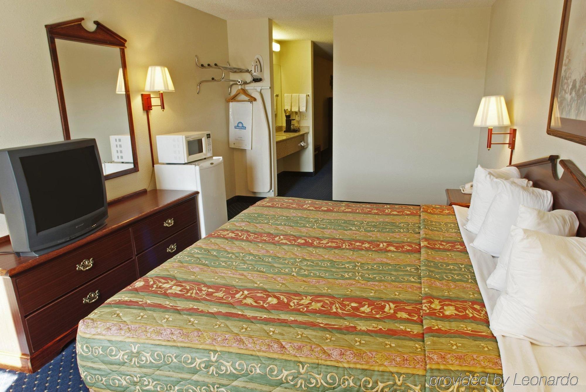 Days Inn By Wyndham Alma Rom bilde